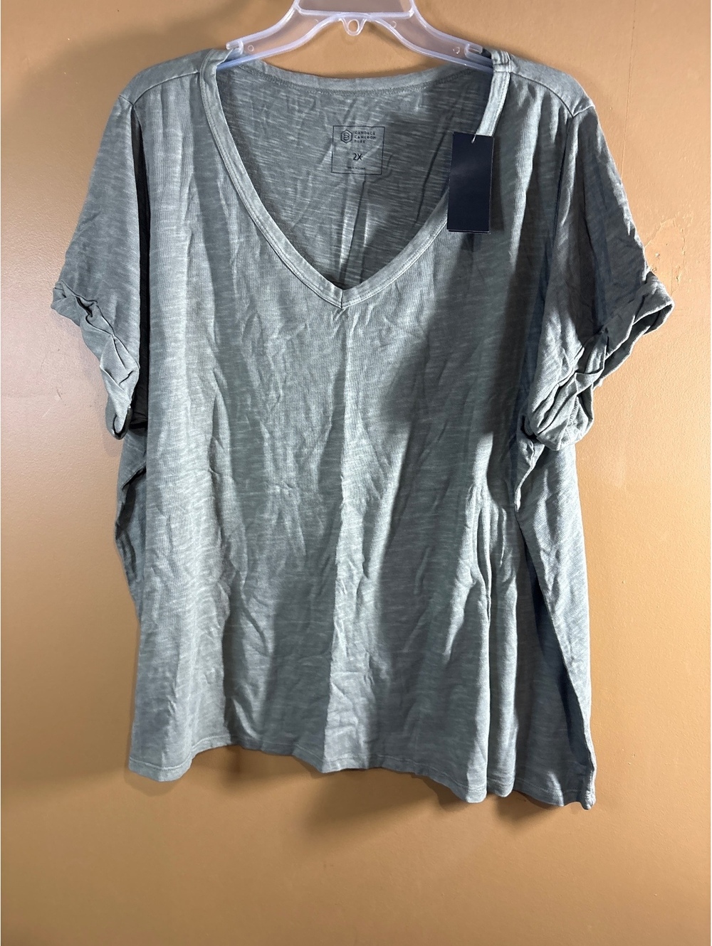 HC1220 Candace Cameron Bure Women's V-Neck T-Shirt 2X Light Green